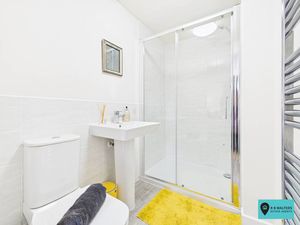 En Suite - click for photo gallery